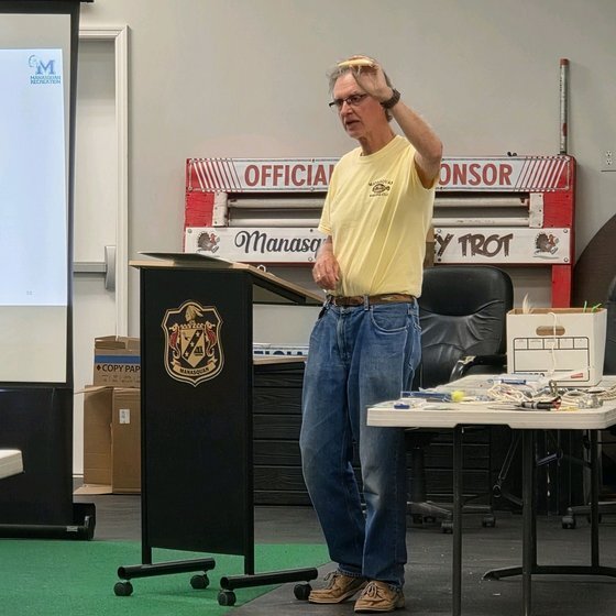 Surf fishing course — rig tying demo